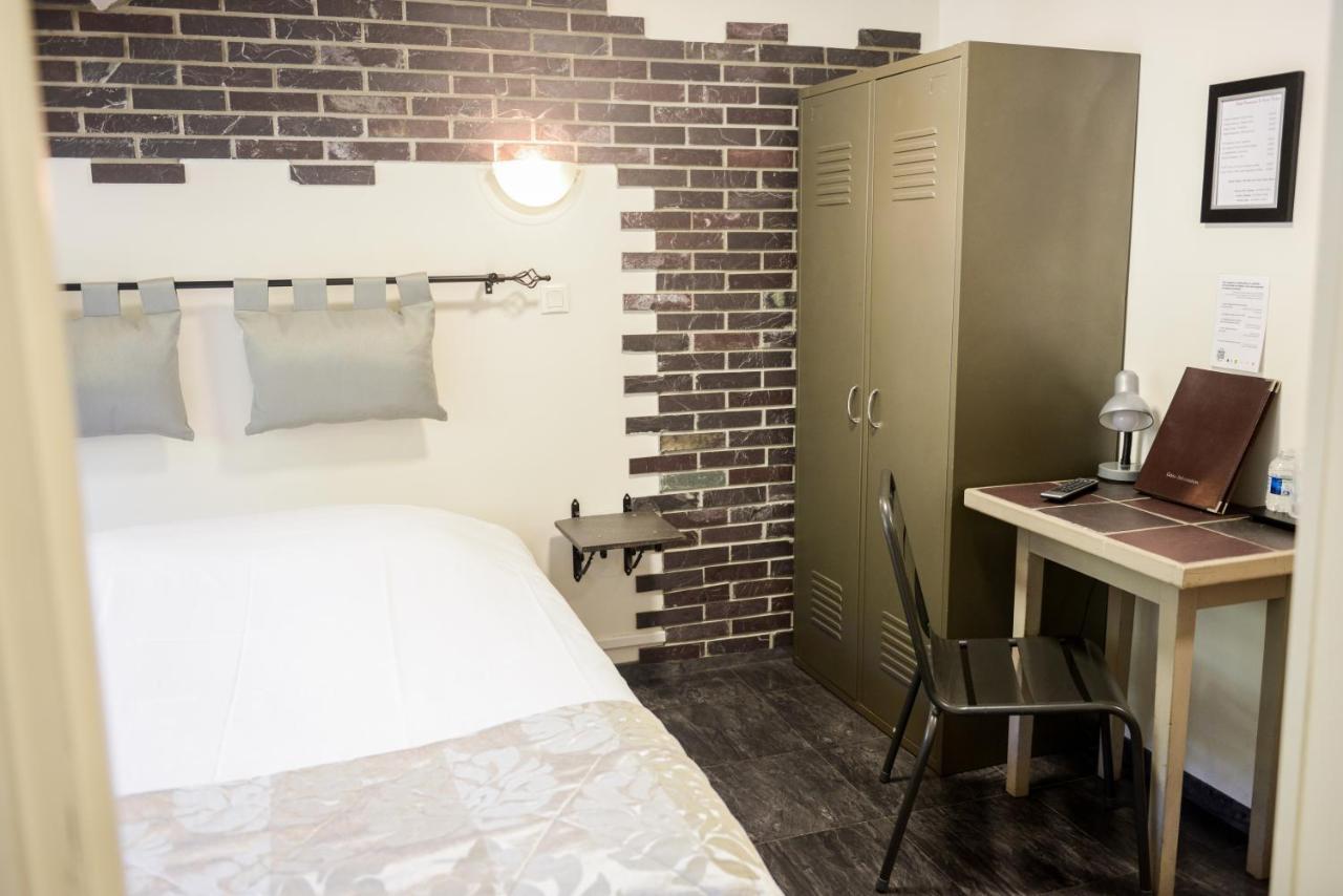 Hotel Logis Le Saint Hubert Haybes Zewnętrze zdjęcie