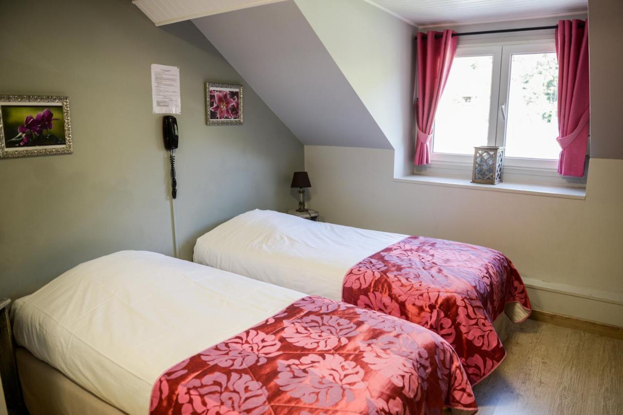 Hotel Logis Le Saint Hubert Haybes Zewnętrze zdjęcie