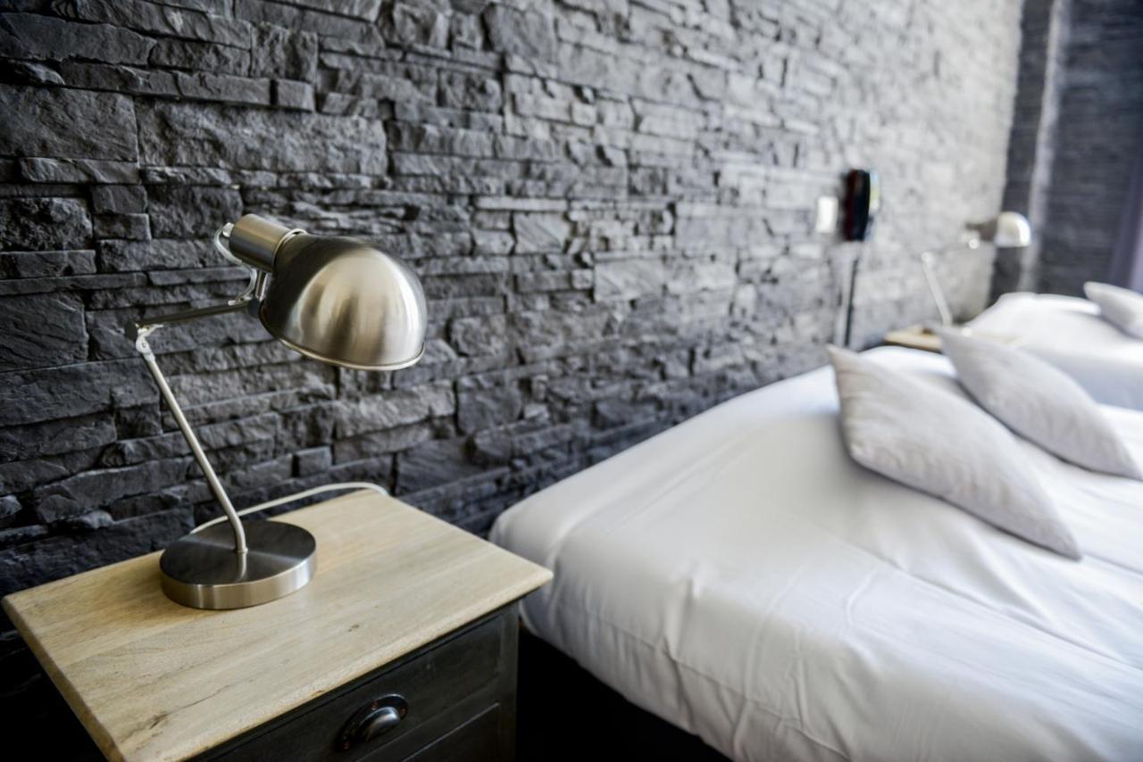 Hotel Logis Le Saint Hubert Haybes Zewnętrze zdjęcie