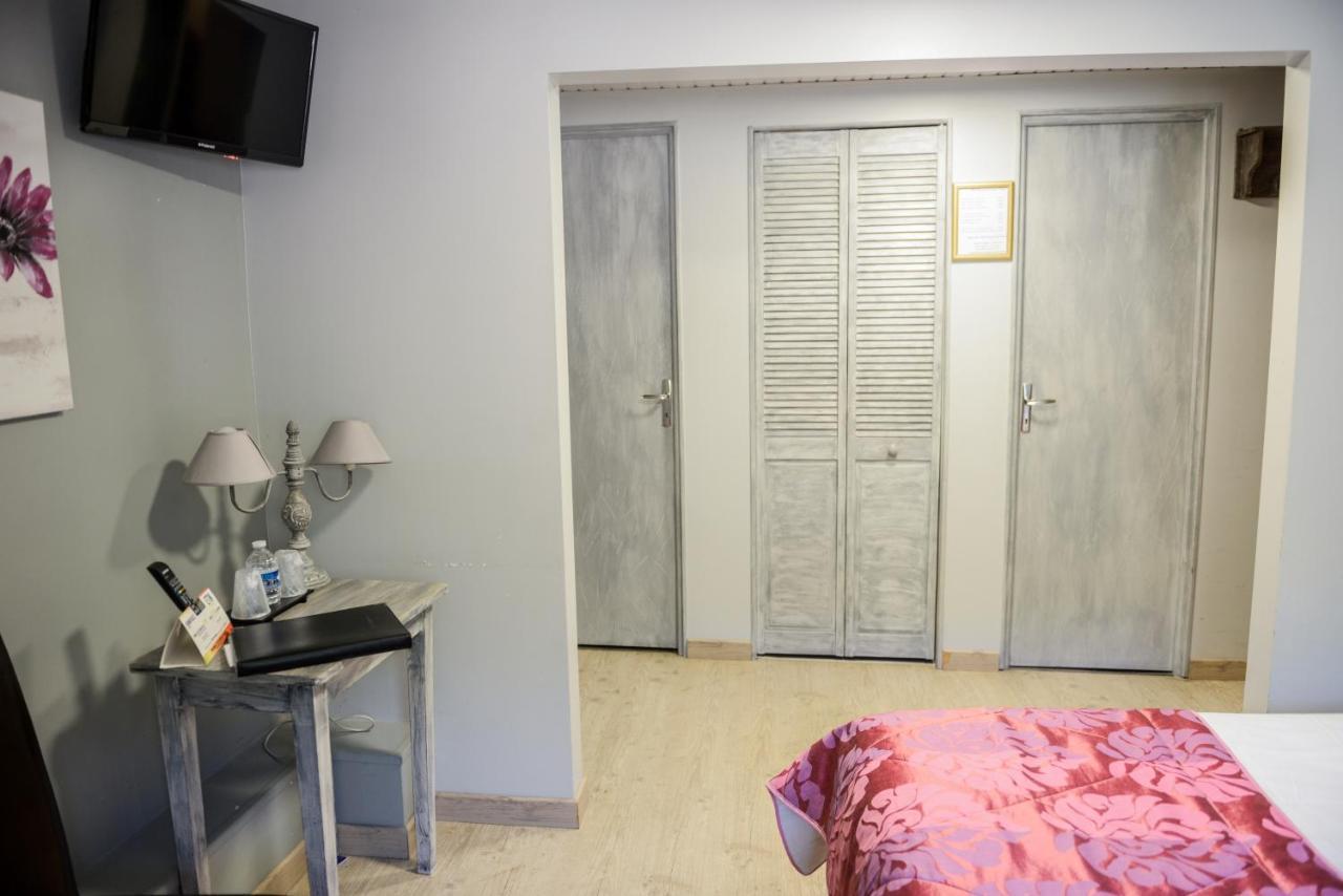 Hotel Logis Le Saint Hubert Haybes Zewnętrze zdjęcie